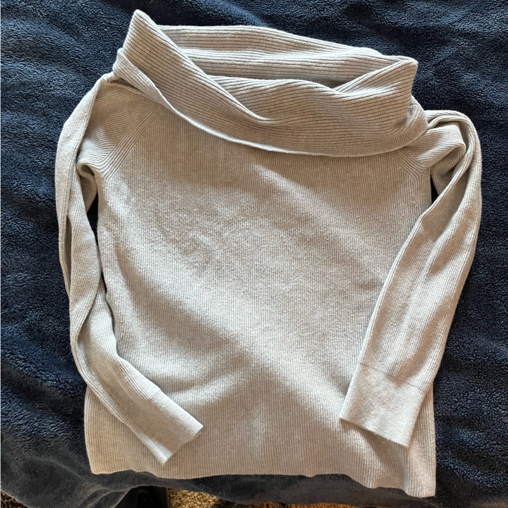 Leith off shoulder sweater